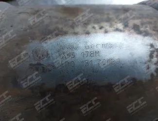 Katalyzátor VW 4D0 131 701 BJ / 4D0 178 M - 3