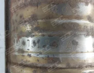 Katalyzátor VW 8D0 131 701 AT / 8D0 178 - 3